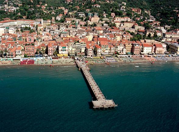 Hotel Ligure Alassio Exterior photo